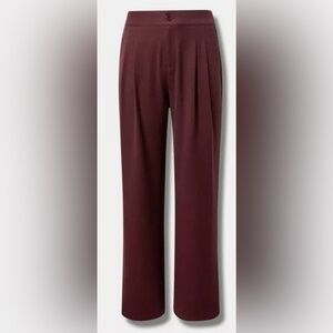 TORRID Wide Leg Pleated Twill Pants in Burgundy Petite Short Length Pleated NWT